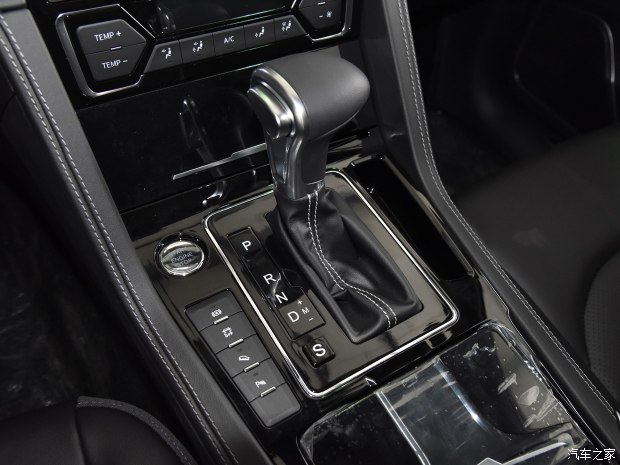 众泰汽车 大迈X7 2017款 1.8T 自动豪华型